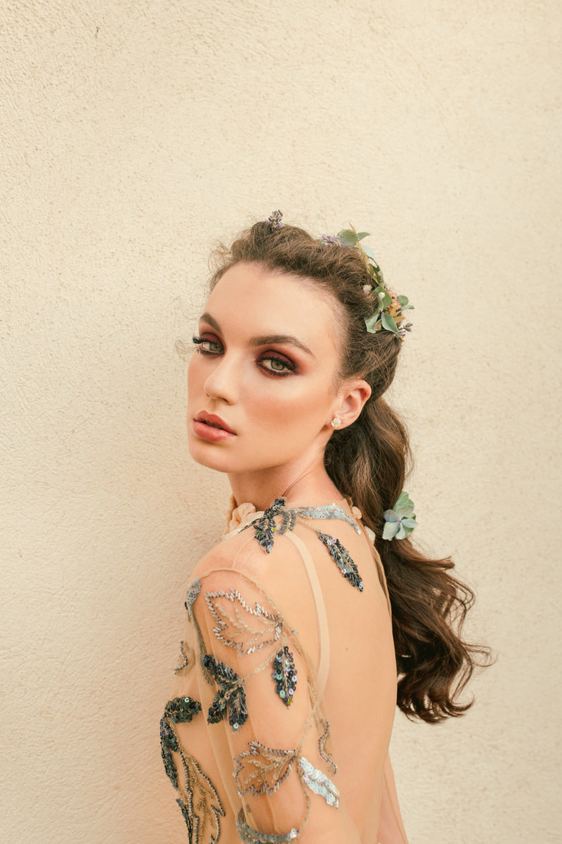 Consigue el look perfecto de pelo y maquillaje