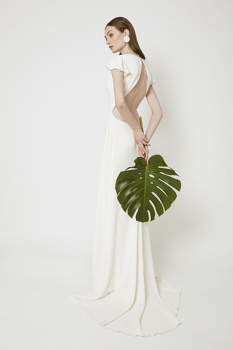 Vestido de novia con espalda escotada