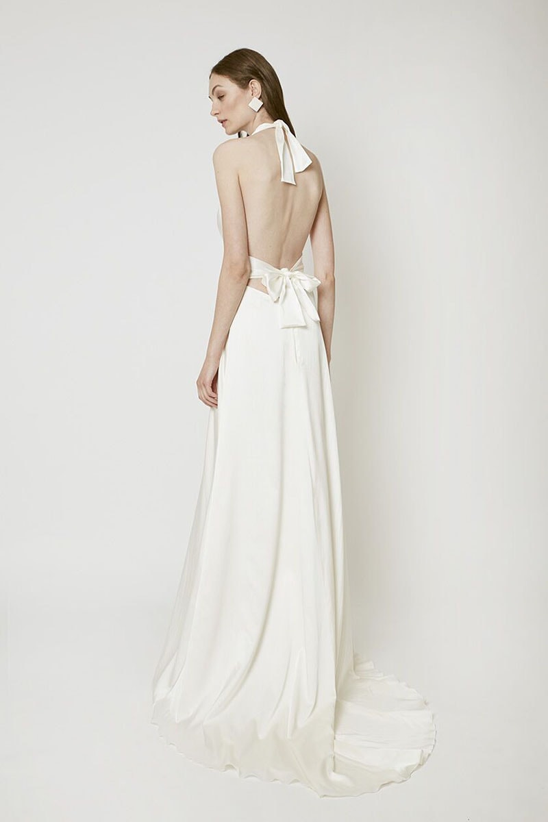 Vestido de novia con espalda anudada