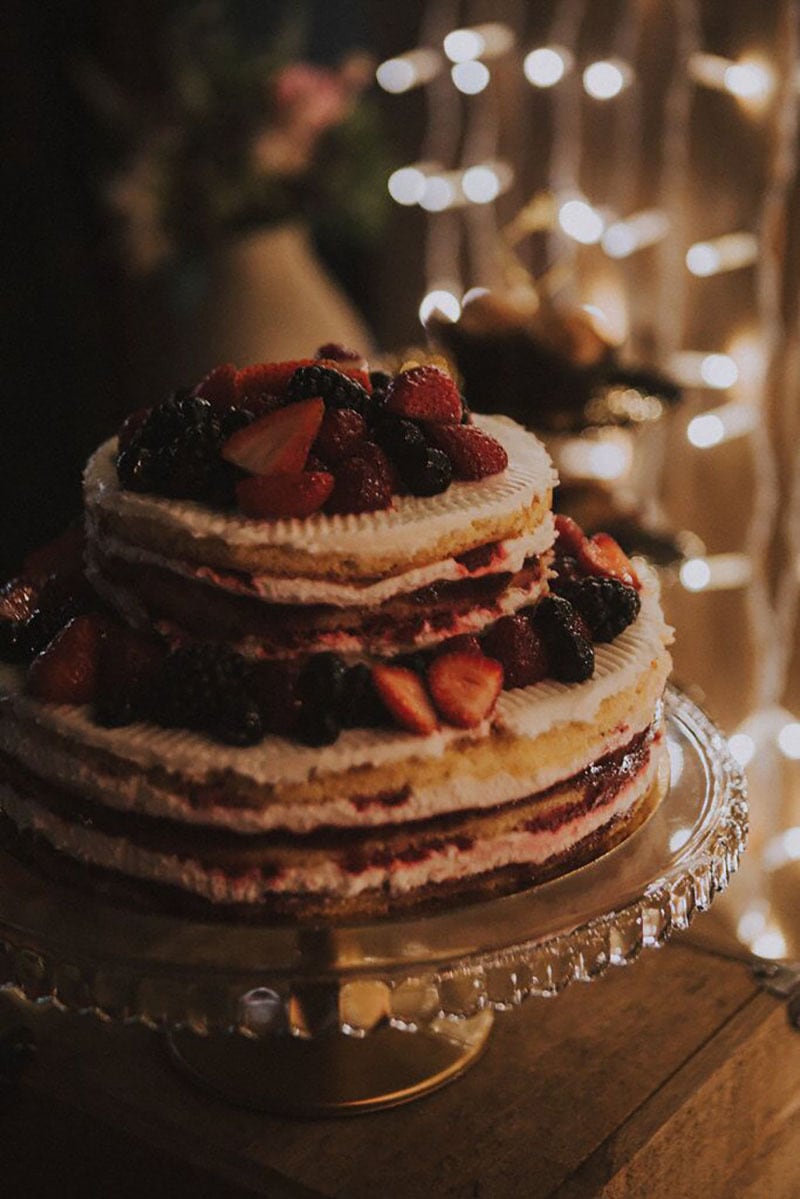tarta nupcial de frutos rojos