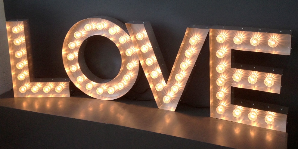 letras iluminacion love